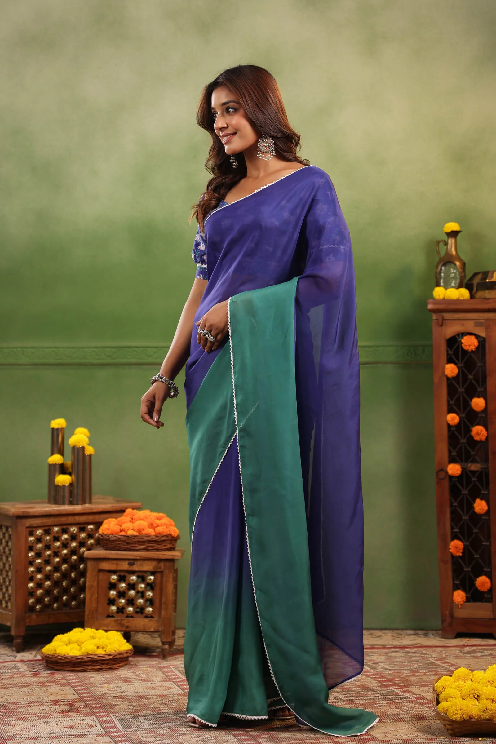 Blue & Green Ombre Organza Saree with Printed Blouse Fabric - Image 4