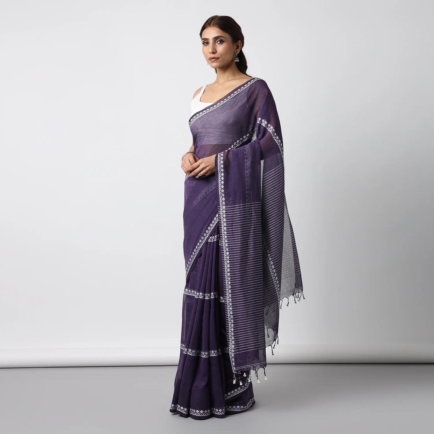 Dark Purple Handwoven Mulmul Cotton Saree - Image 4