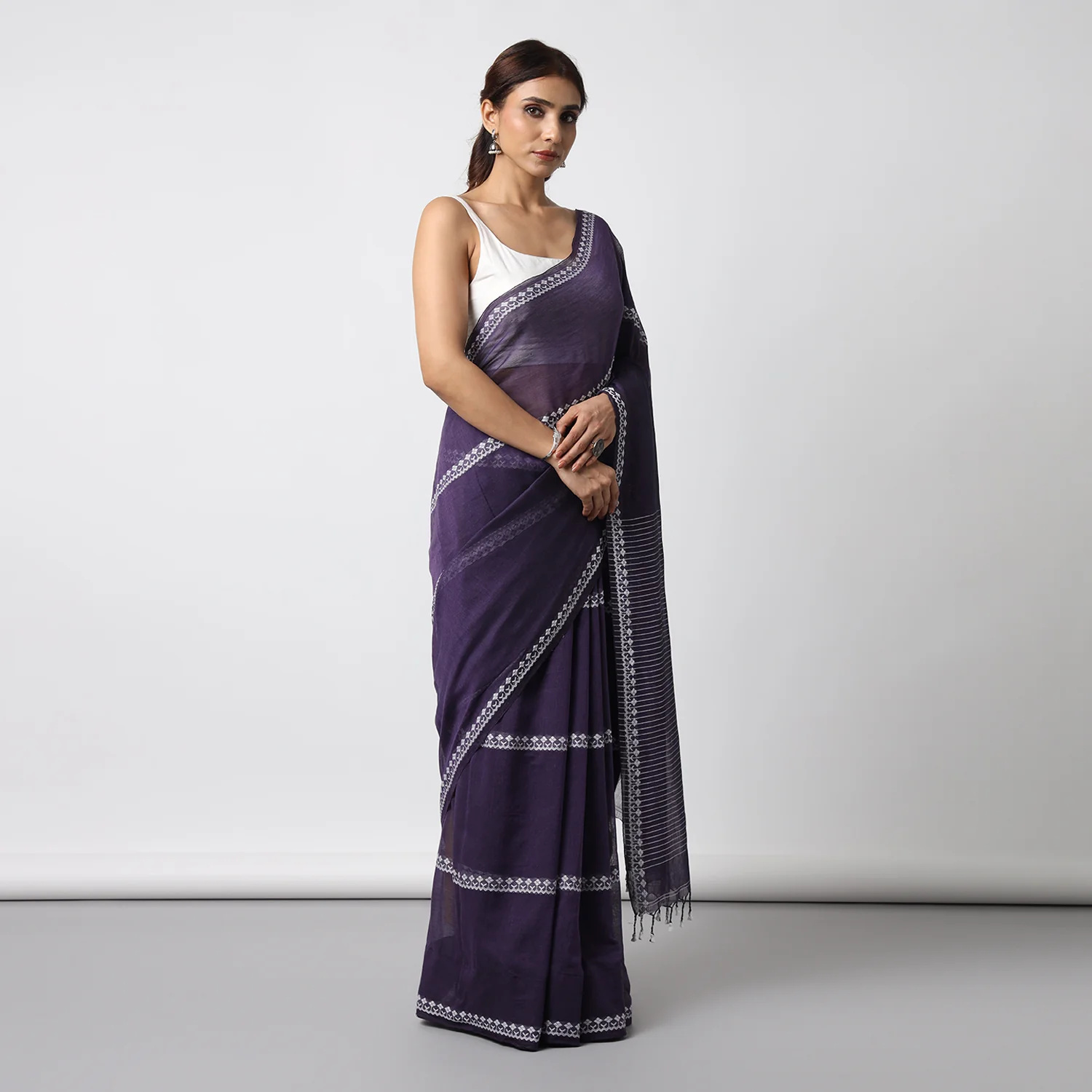 Dark Purple Handwoven Mulmul Cotton Saree - Image 5