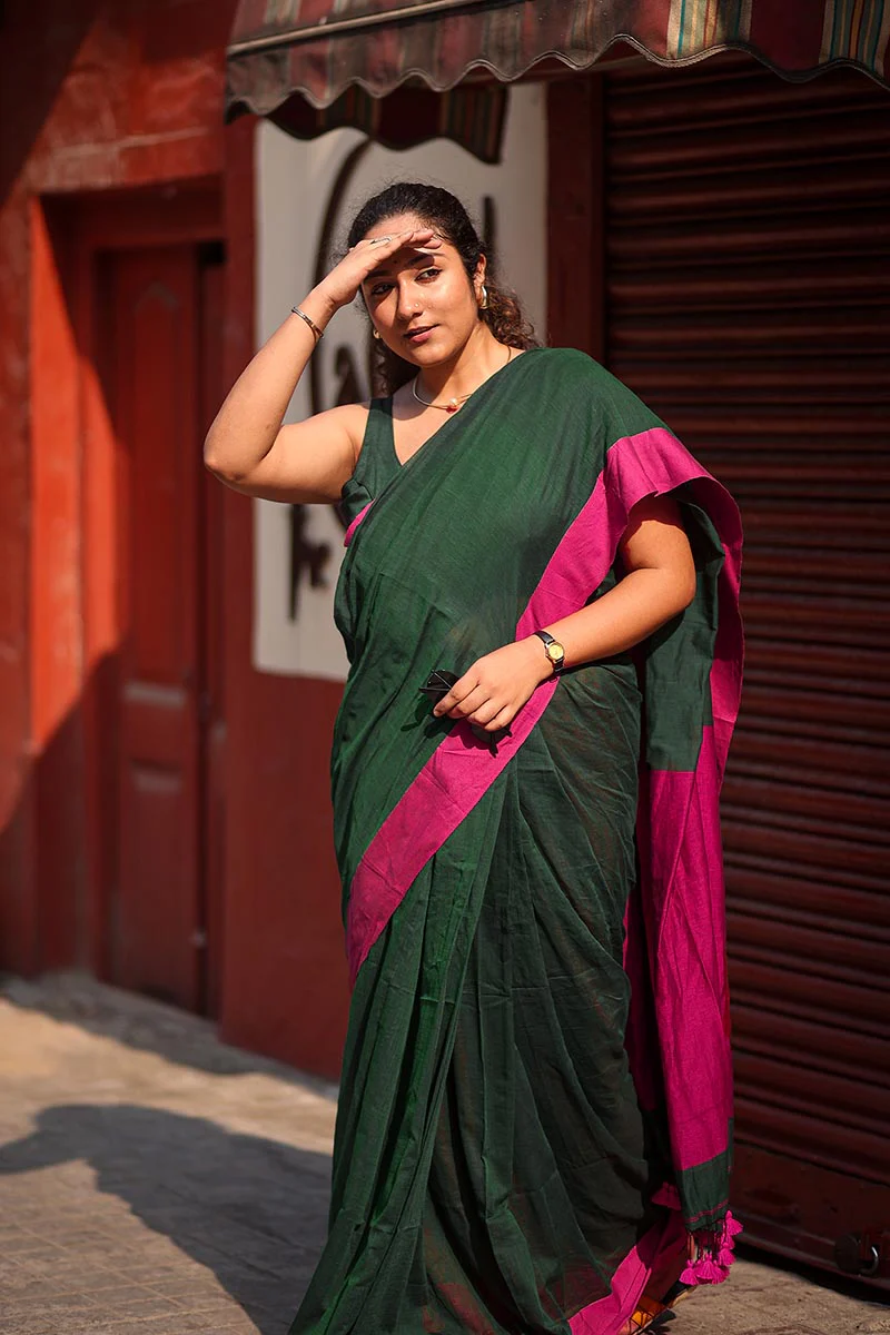 Emerald & Pink Handwoven Pure Mulmul Cotton Saree - Image 3