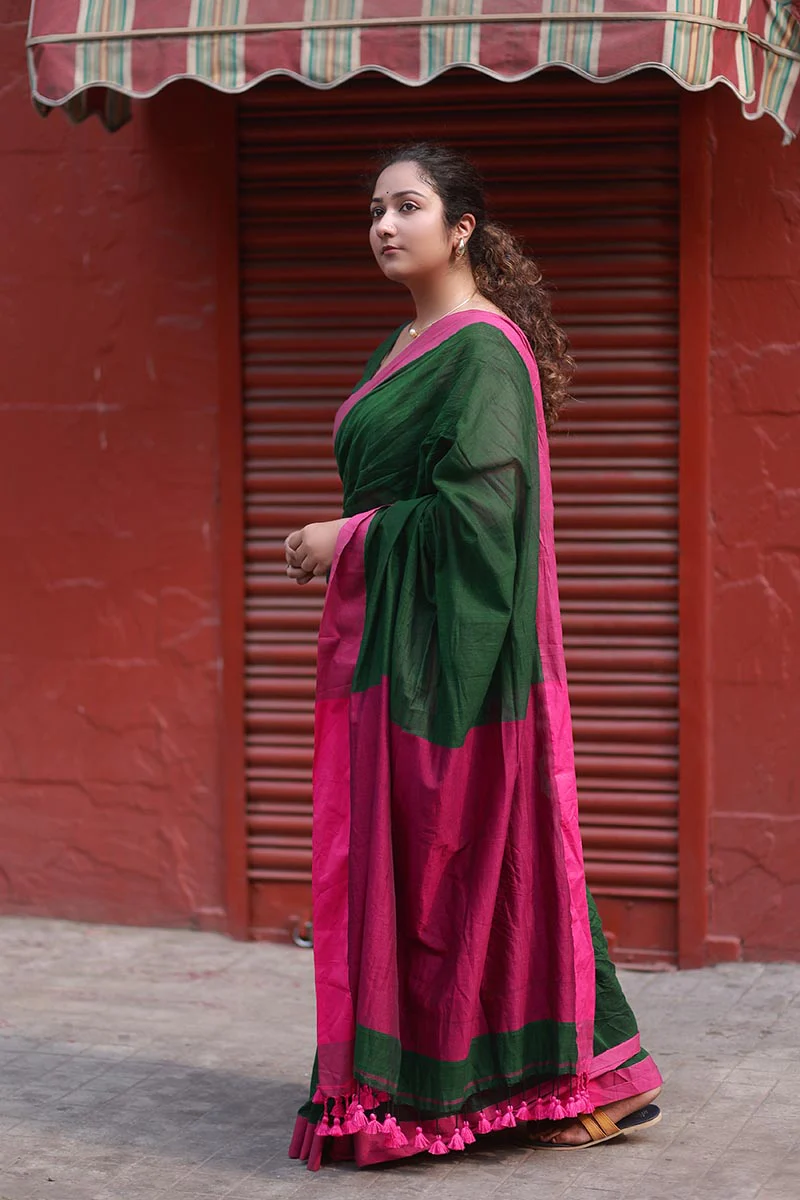 Emerald & Pink Handwoven Pure Mulmul Cotton Saree - Image 6