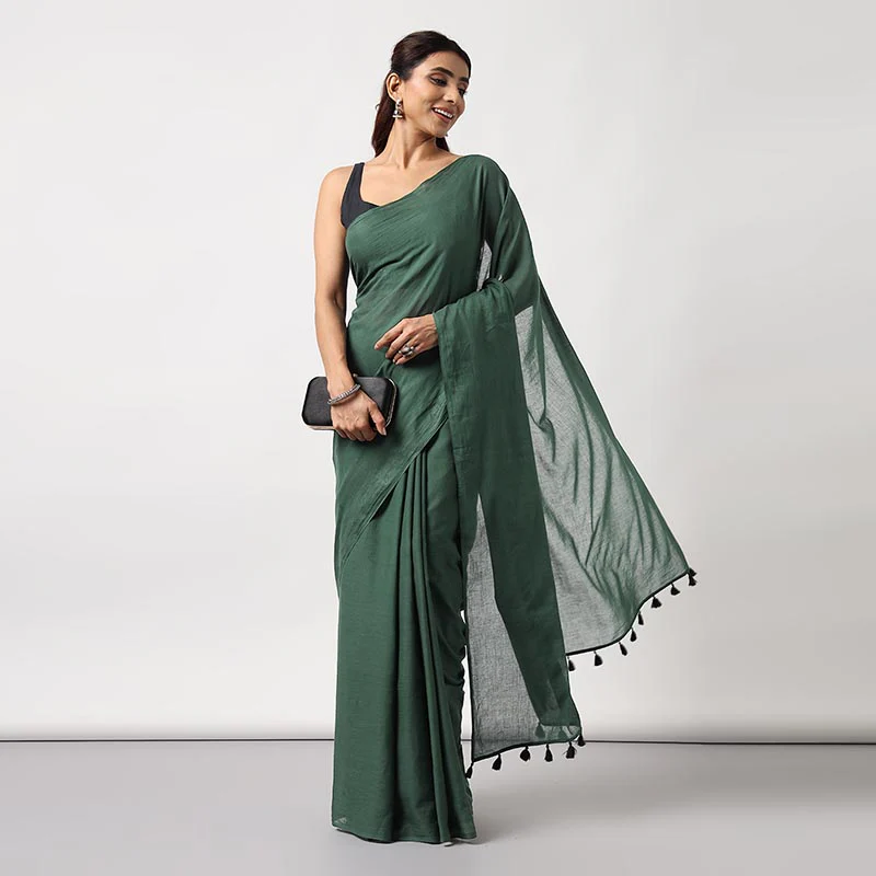 Kerala Calling - Dark Green Mulmul Cotton Saree with Tassels - Image 3