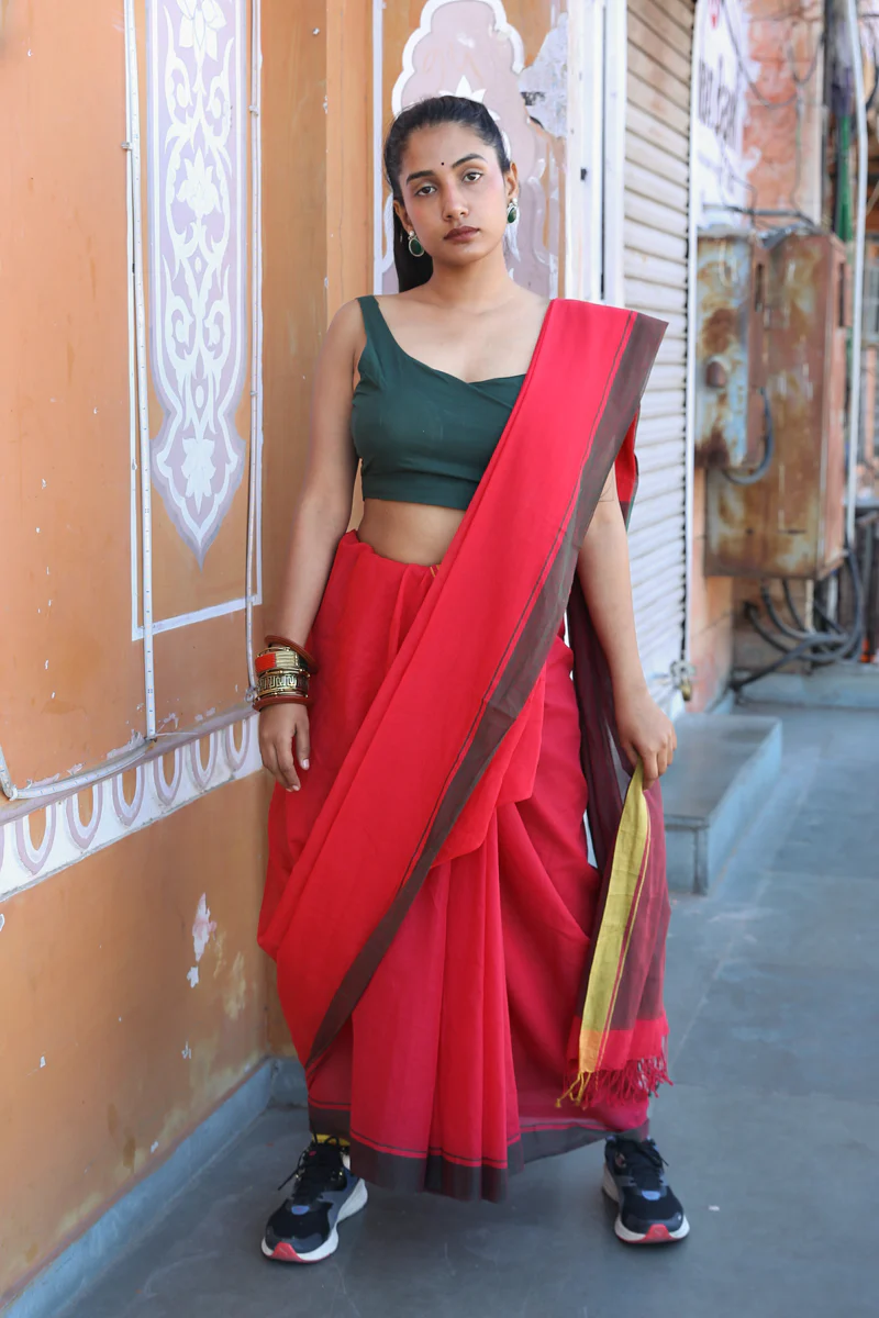 Gulnar - Handwoven Pure Mulmul Cotton Saree - Image 4