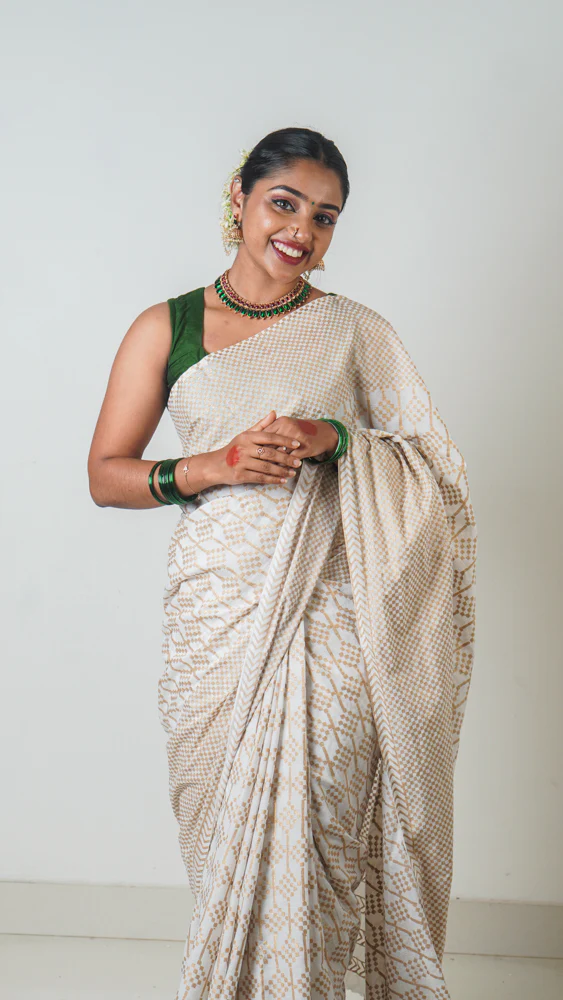 Kavya White Gold Mulmul Cotton Hand Block Print Saree - Image 4