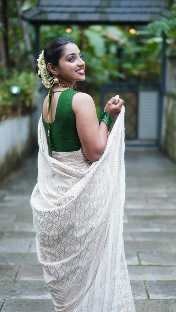 Kavya White Gold Mulmul Cotton Hand Block Print Saree - Image 7