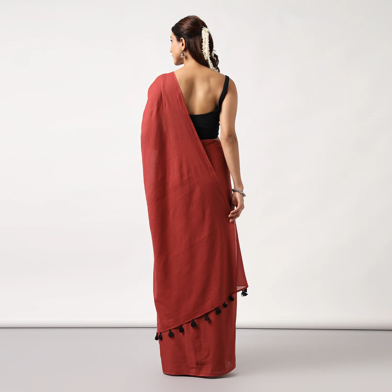 Midnight Rose - Dark Red Mulmul Cotton Saree with Tassels - Image 5