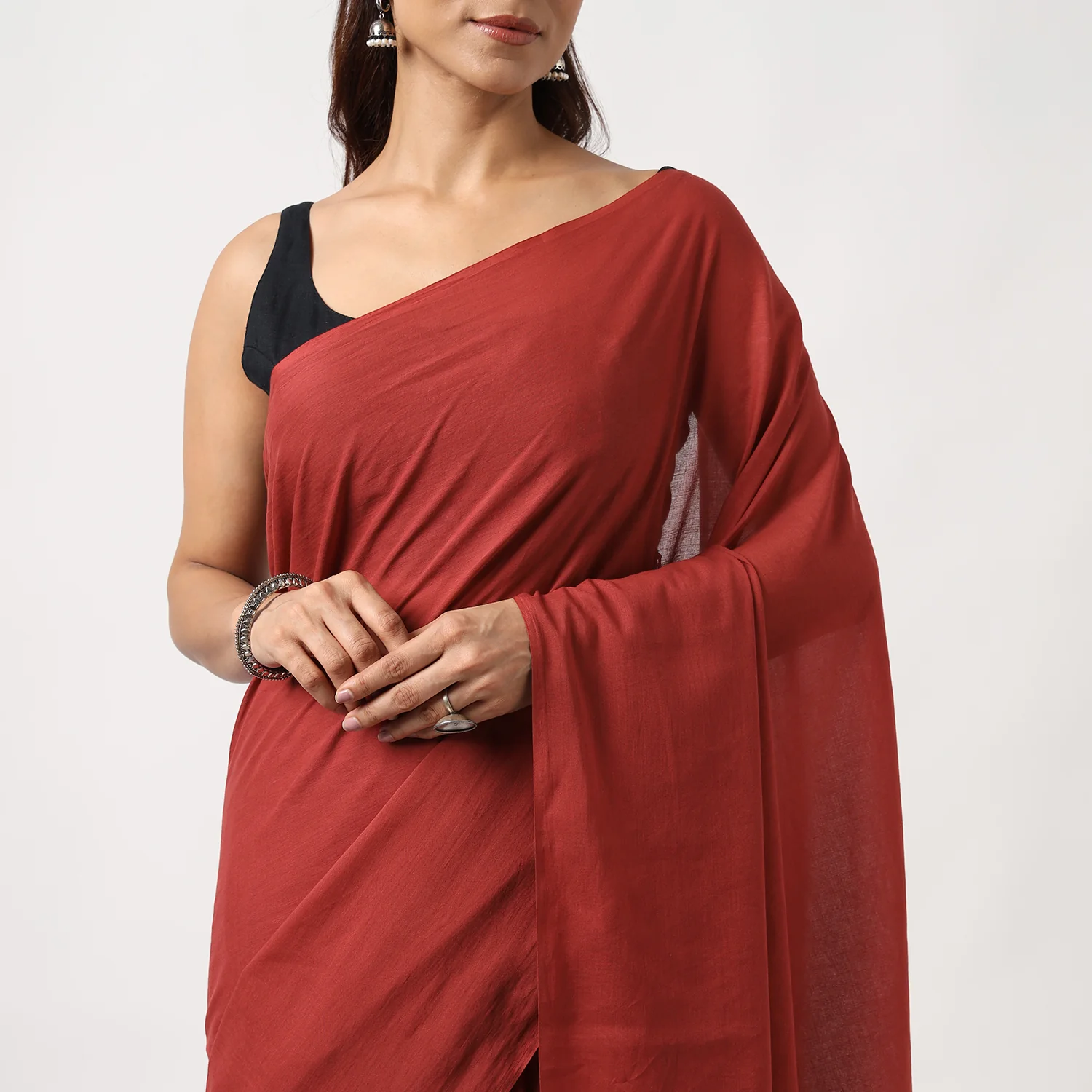 Midnight Rose - Dark Red Mulmul Cotton Saree with Tassels - Image 6