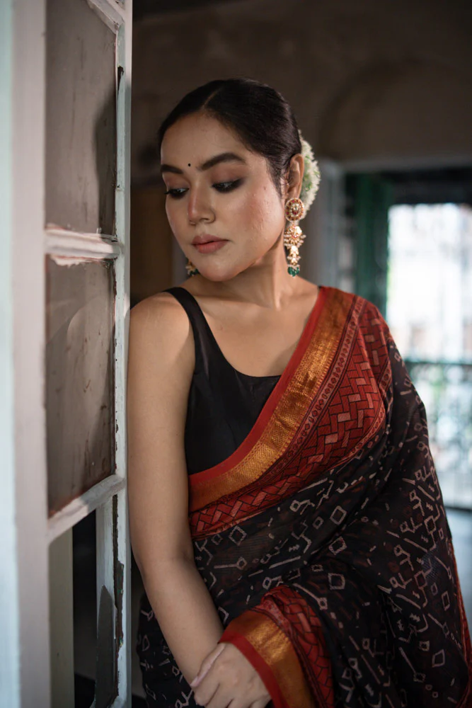 Red Earth - Hand Block Printed Silk Cotton Maheshwari Saree - Image 5