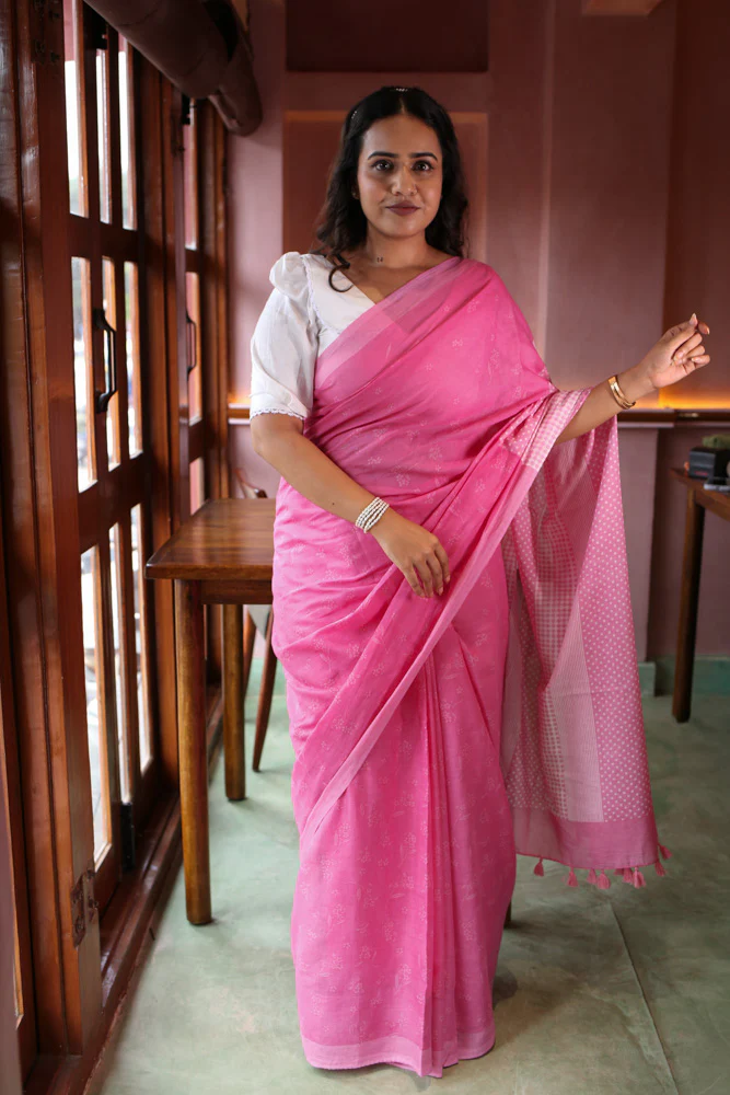 Rose-tinted memories Printed Mulmul Cotton Saree - Image 7