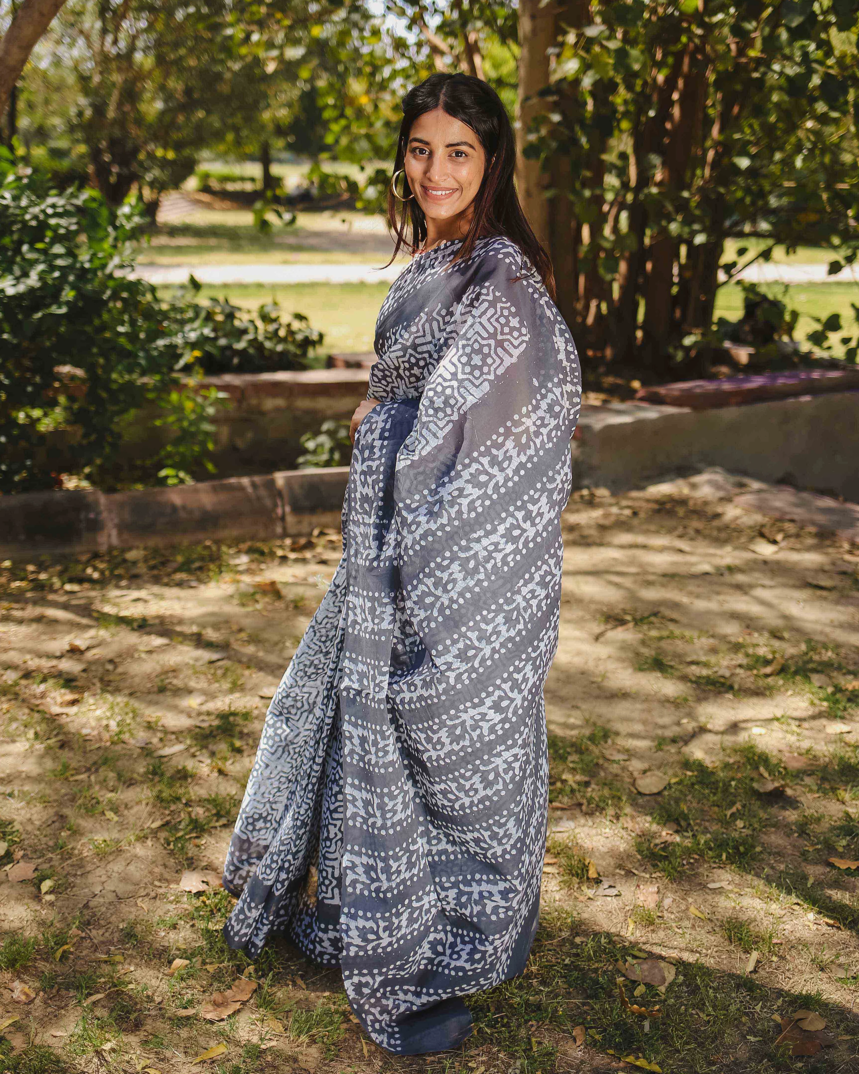 Smoke Pop - Grey Batik Pure Mulmul Cotton Saree - Image 3
